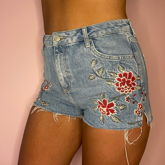 TOPSHOP embroidered denim shorts - Picture 10 of 11